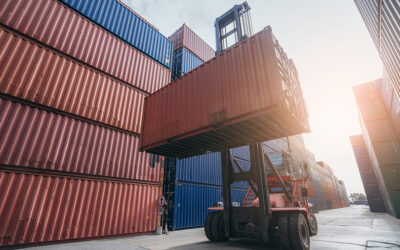 Handling de containers em Itajaí: descubra os detalhes da operação