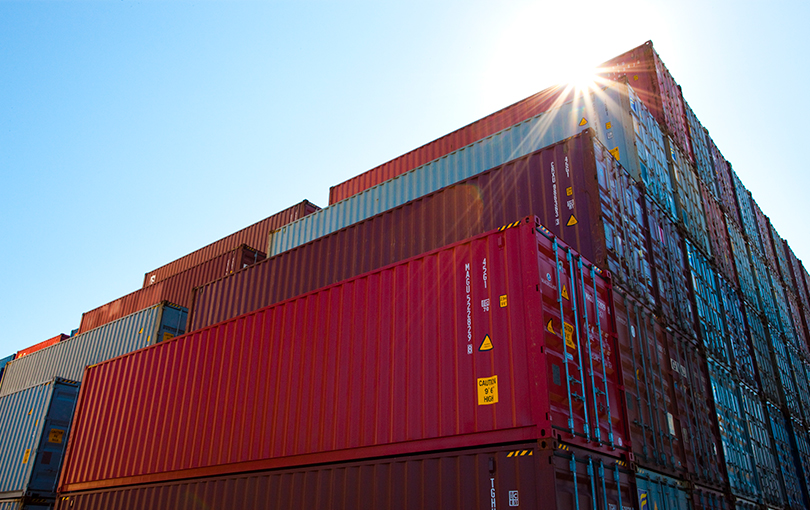 Desvende a história do container no transporte de cargas